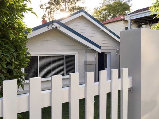 Naremburn Cottage Exterior Colours Exterior Colour Makeover Flow Colour Colour Consulting Exterior Colour Design Bright Blue Front Door